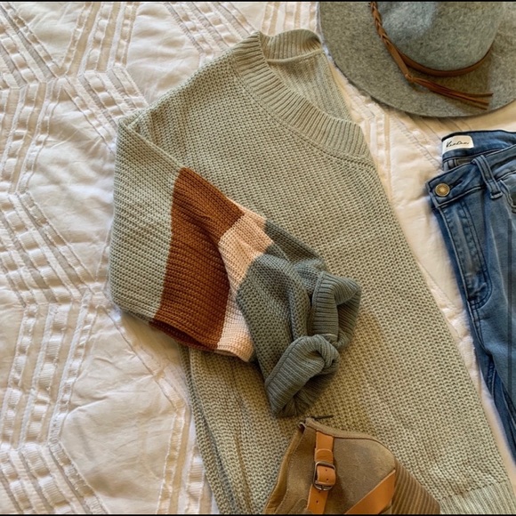 New!Olive Chucky Knit Striped Arms V Neck Sweater - Picture 6 of 6